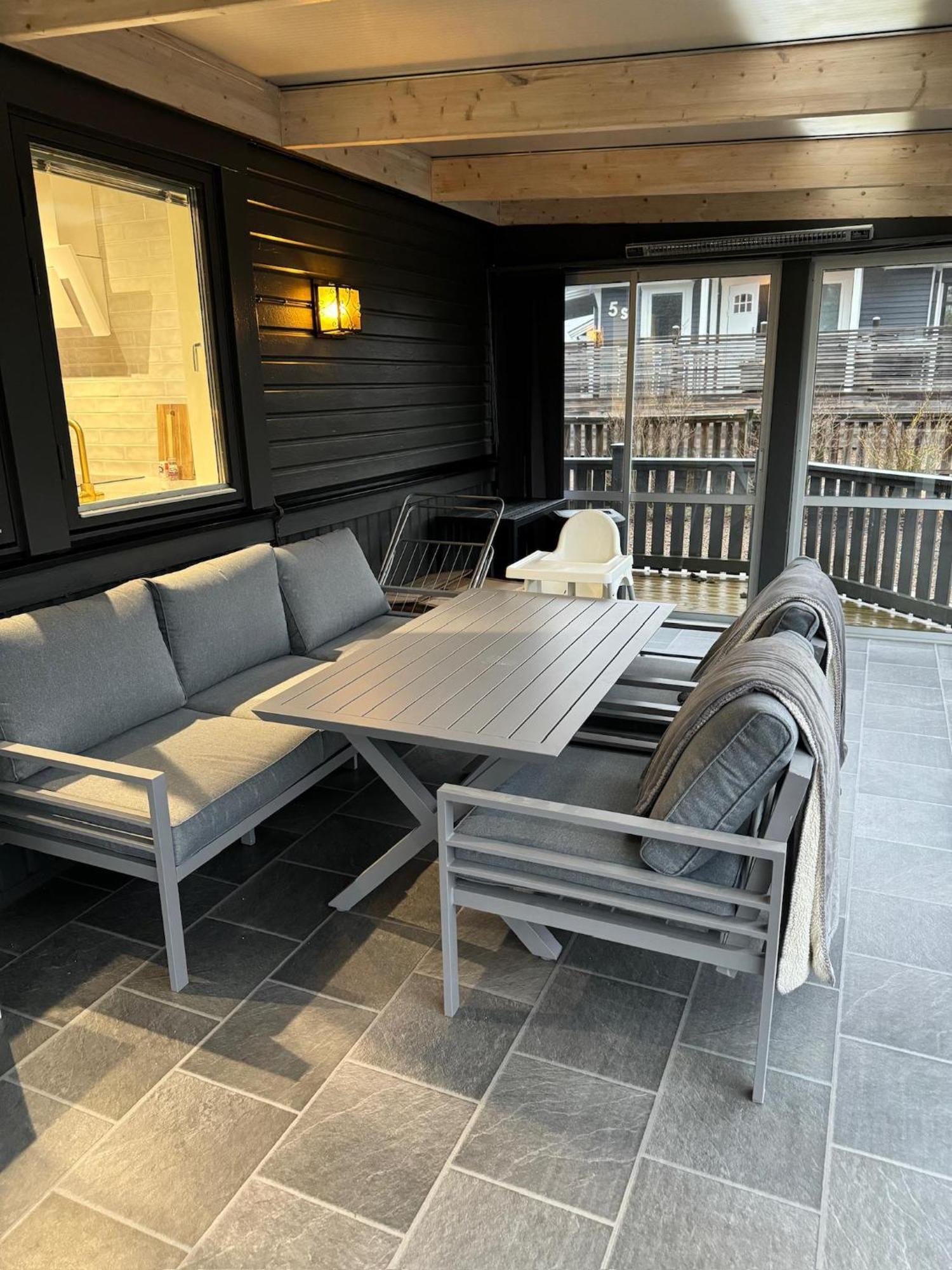 Charming 2-Floor House By The Sea In Ahus Sweden Villa Buitenkant foto